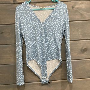 Long Sleeve V-Neck Bodysuit Women’s size Large